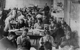 photo of students in lab, c. 1940